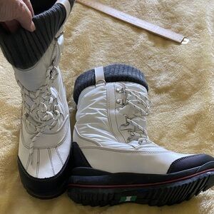 Cougar White and Black Winter Boots